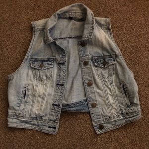 Jean Vest - American Eagle